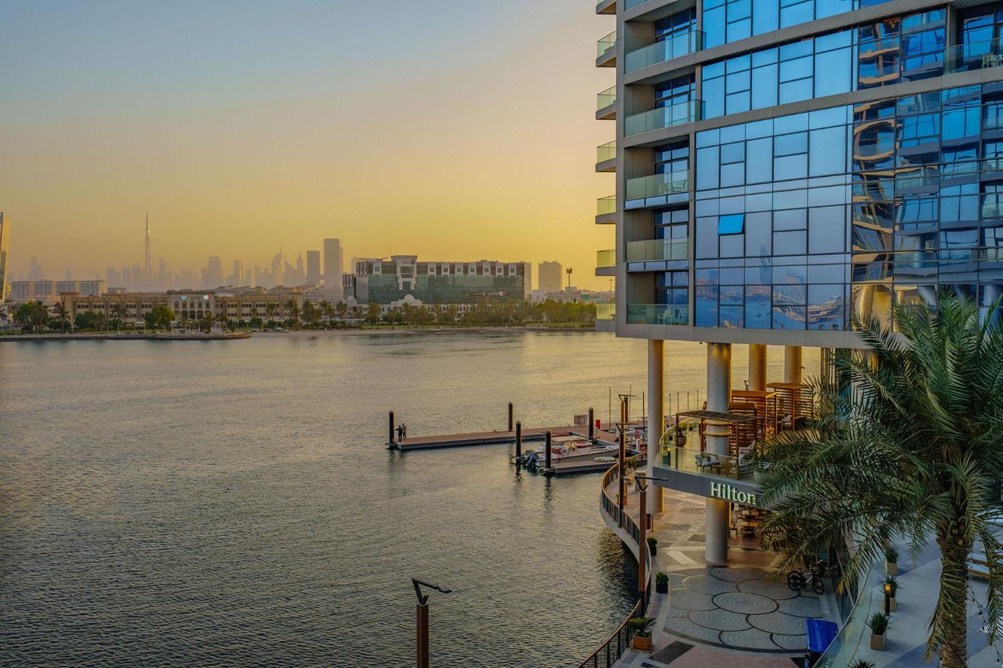 Hilton Dubai Creek Hotel & Residences Экстерьер фото